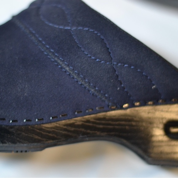 Lands End Blue Suede Mules Slide On Wood Sole in Very Good Condition - Picture 6 of 8